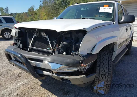 2005 Chevrolet Avalanche 1500 Z71 из США, поврежденный, VIN 3GNEK12Z75G158699